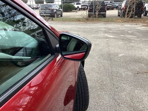 Used 2022 Ford Escape SE w/ SE Sport Appearance Package image 21