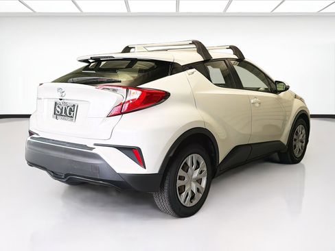 Used 2020 Toyota C-HR LE FWD image 4