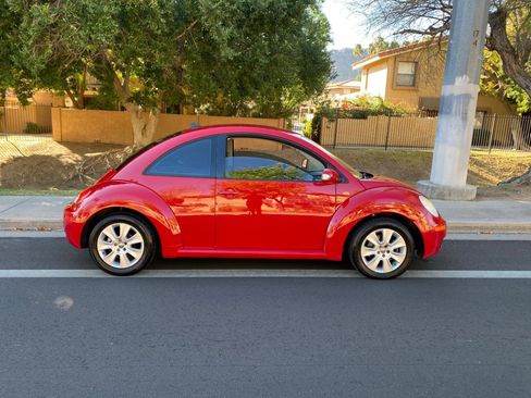 Used 2009 Volkswagen Beetle Coupe image 8