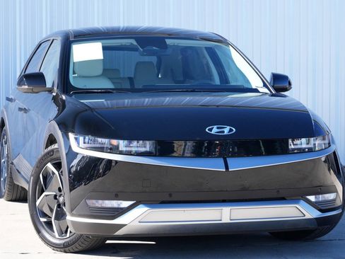 Used 2023 Hyundai Ioniq 5 SEL image 2