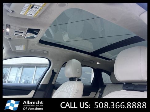 Used 2023 Jaguar F-PACE S image 31