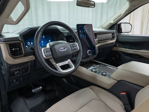 Used 2024 Ford Expedition Limited AWD/4WD image 13