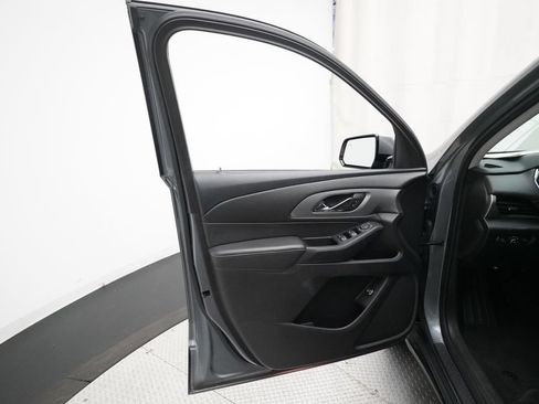 Used 2019 Chevrolet Traverse LT FWD image 25