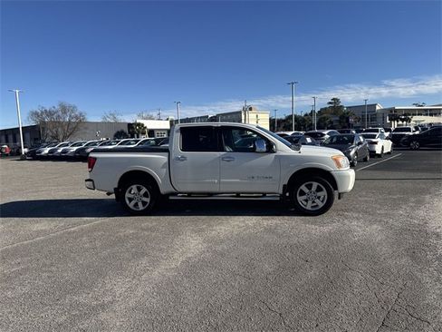 Used 2013 Nissan Titan SL w/ Moonroof Pkg image 4