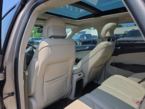 Used 2019 Lincoln MKC Reserve AWD/4WD image 17