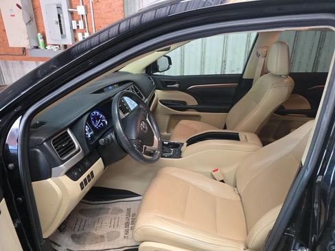 Used 2018 Toyota Highlander Limited image 4