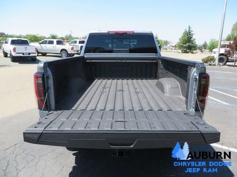 Used 2026 GMC Sierra 3500 AT4 w/ AT4 Premium Plus Package AWD/4WD image 14
