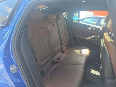Used 2020 BMW X6 M50i image 11