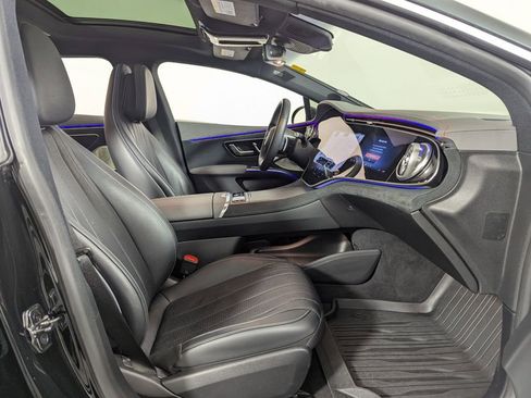 Used 2022 Mercedes-Benz EQS 580 4MATIC Sedan image 33