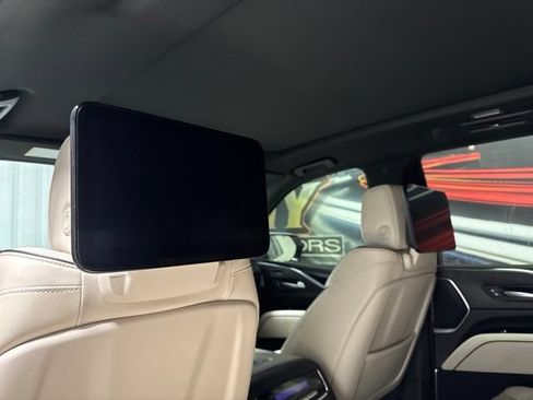 Used 2021 Cadillac Escalade Sport w/ Driver Assist Tech Package AWD/4WD image 17