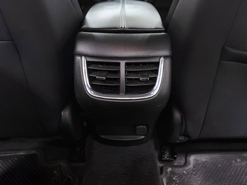 Used 2025 Chevrolet Malibu LT image 32