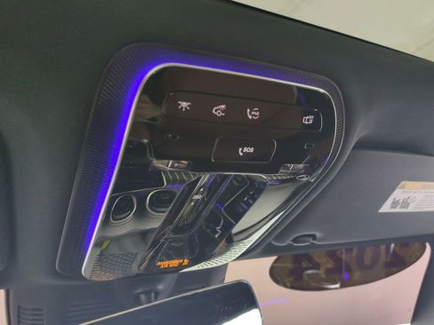 Used 2024 Mercedes-Benz GLC 300 4MATIC image 23