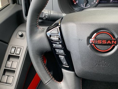 Used 2025 Nissan Frontier Pro-X RWD image 12