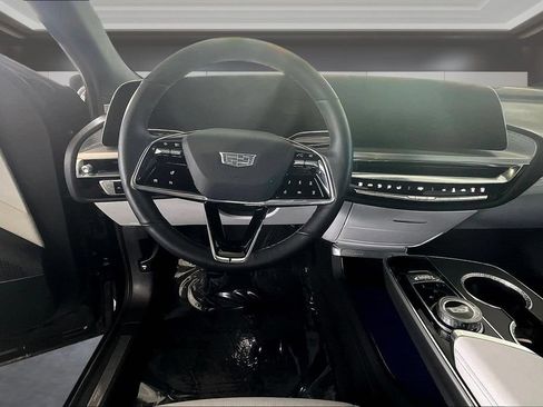Certified 2024 Cadillac Lyriq Luxury AWD/4WD image 8