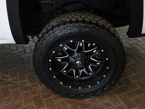 Used 2017 Chevrolet Silverado 2500 LT AWD/4WD image 8