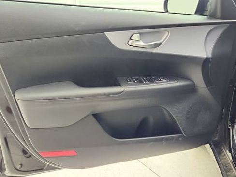 Used 2024 Kia Forte LXS FWD image 17