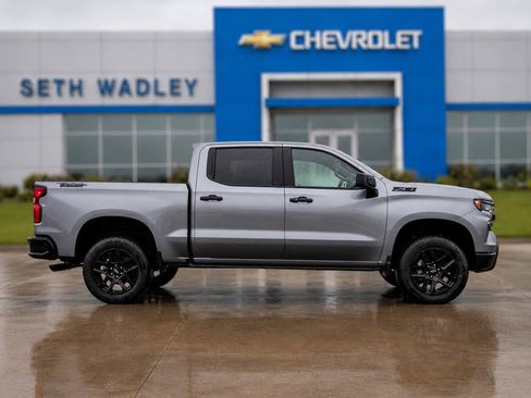 New 2026 Chevrolet Silverado 1500 LT Trail Boss w/ Dark Appearance Package AWD/4WD image 8
