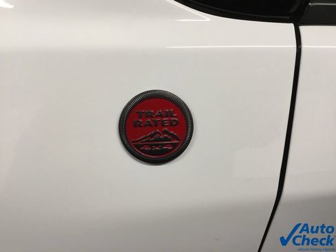 Used 2022 Jeep Compass Trailhawk w/ Trailhawk Elite Group AWD/4WD image 17