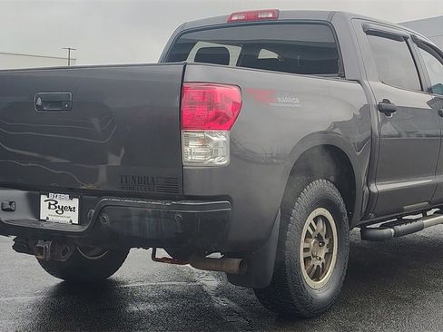 Used 2011 Toyota Tundra 4x4 CrewMax image 3