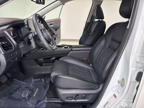 Used 2023 Nissan Rogue Platinum AWD/4WD image 14