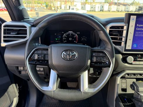 Used 2023 Toyota Tundra Platinum image 18