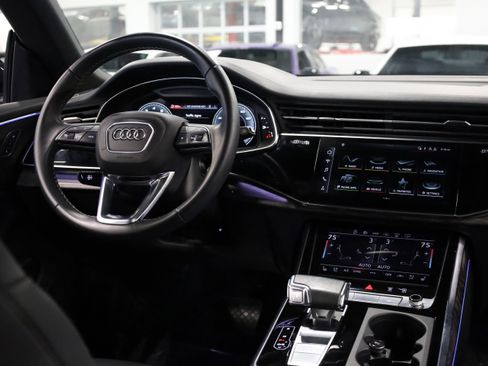 Used 2021 Audi Q8 Prestige w/ Prestige Package image 32
