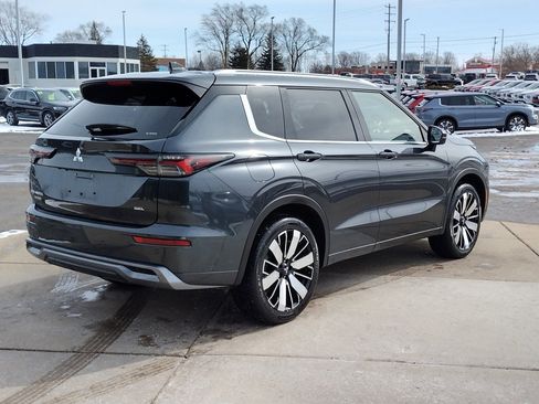 New 2026 Mitsubishi Outlander SEL image 16