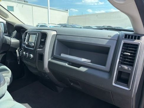Used 2018 RAM 1500 Express AWD/4WD image 23