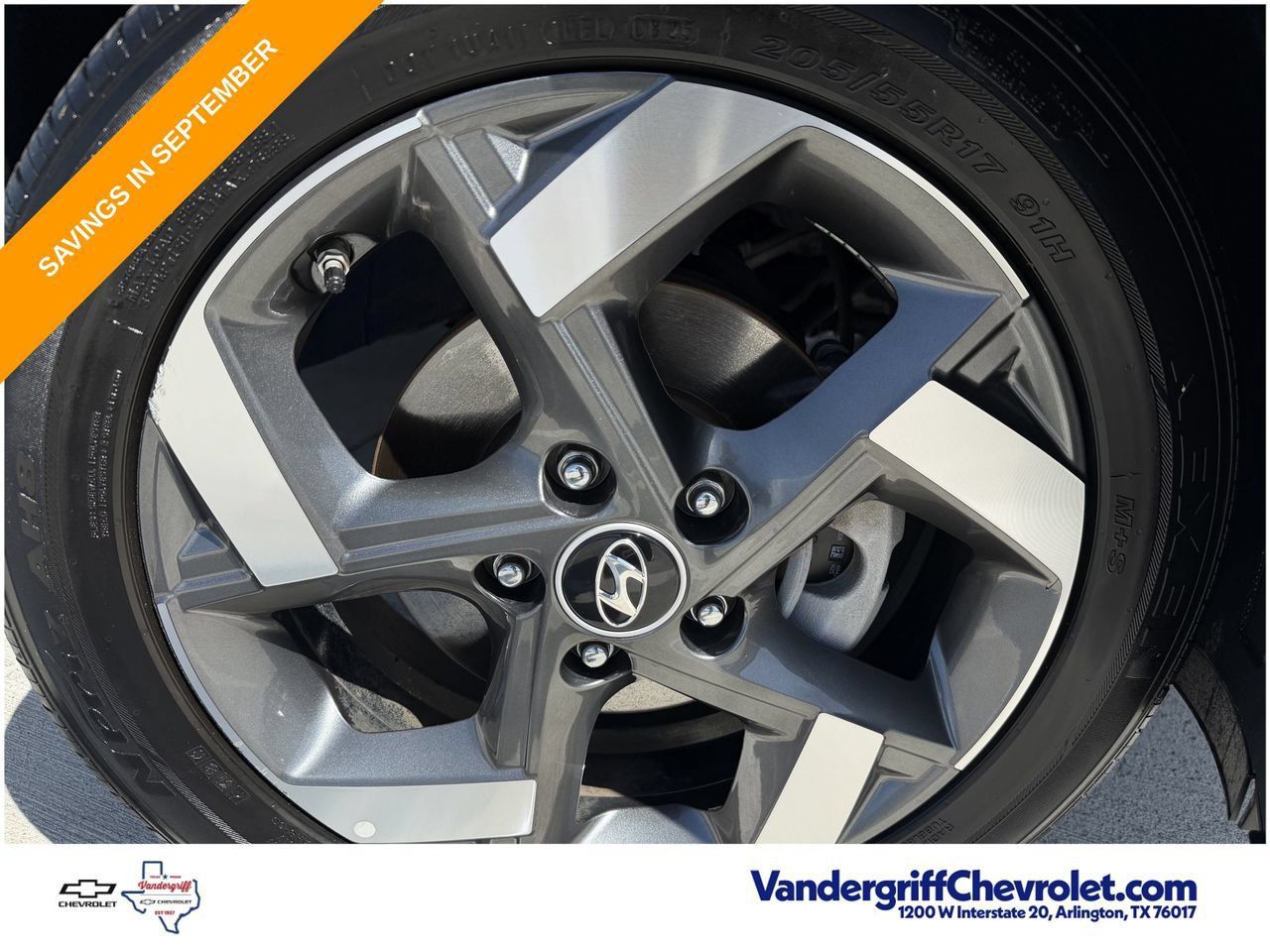 Used 2025 Hyundai Venue SEL FWD image 9