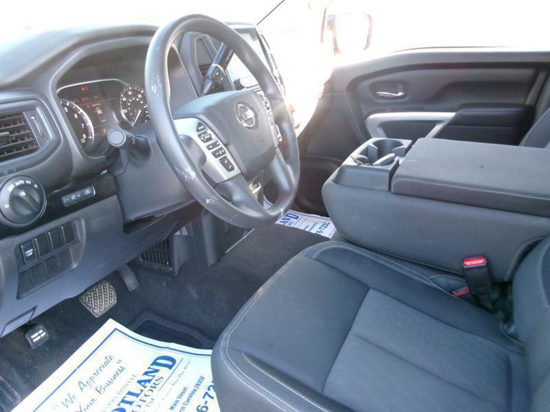 Used 2022 Nissan Titan SV RWD image 12
