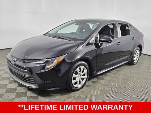 Used 2024 Toyota Corolla LE image 3