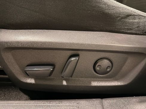 Used 2021 Nissan Rogue SV FWD image 15
