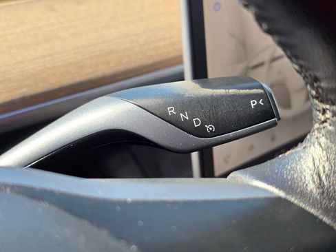 Used 2022 Tesla Model Y Long Range image 28