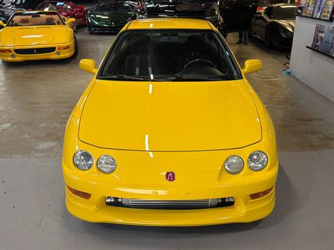Used 2000 Acura Integra Type R FWD image 3