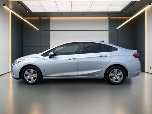 Used 2017 Chevrolet Cruze LS FWD image 2