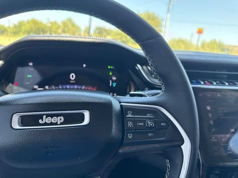 Used 2023 Jeep Grand Cherokee 4WD 4xe image 14