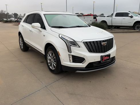 Used 2021 Cadillac XT5 Premium Luxury image 3