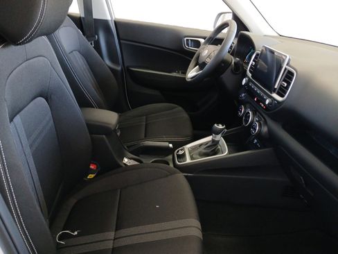 New 2025 Hyundai Venue SEL image 15