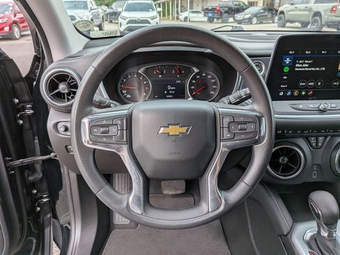 Used 2025 Chevrolet Blazer LT FWD image 13