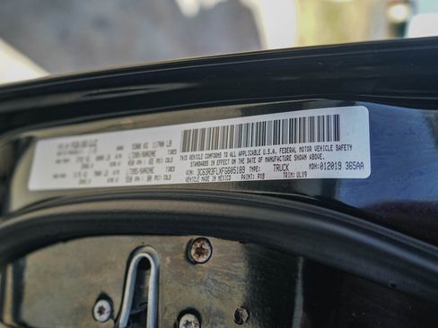 Used 2015 RAM 3500 Laramie Longhorn image 43