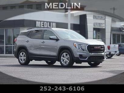 Used 2024 GMC Terrain SLE w/ Driver Convenience Package