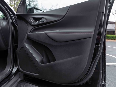 Used 2023 Chevrolet Equinox RS image 32