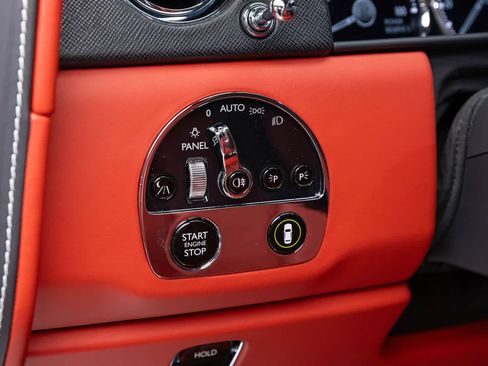 Used 2021 Rolls-Royce Cullinan AWD/4WD image 31