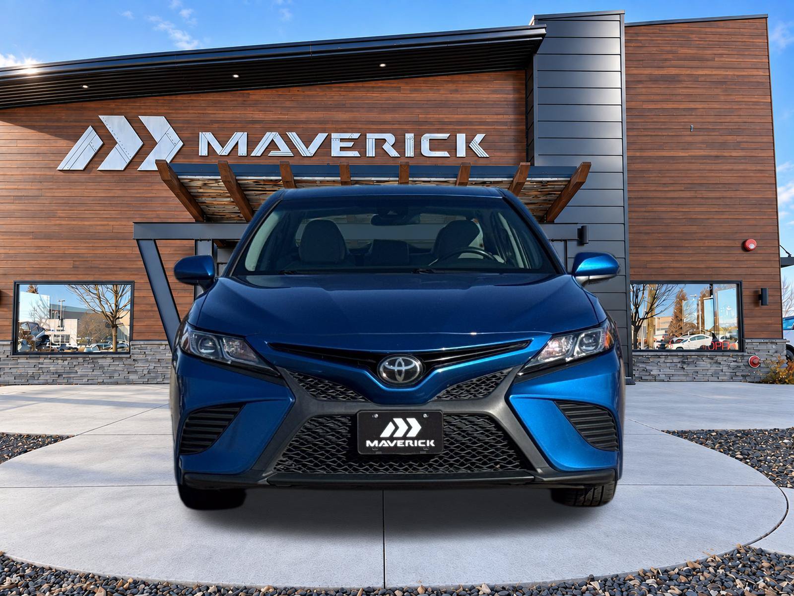 Used 2018 Toyota Camry SE FWD image 3