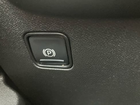 Used 2020 GMC Terrain SLE image 16