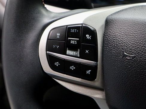 Certified 2025 Ford Explorer Active image 29