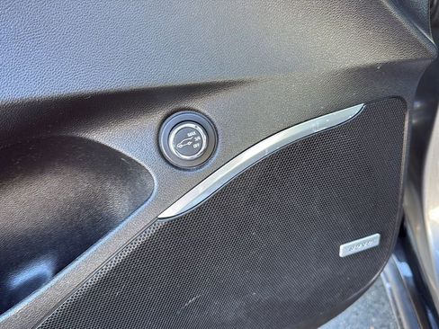 Used 2020 Buick Enclave Essence w/ Sound and Sites Package image 38