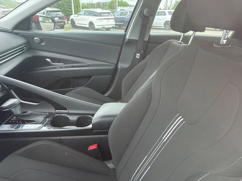 Used 2025 Hyundai Elantra SEL FWD image 10