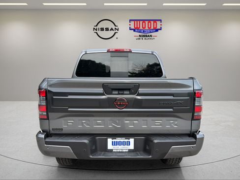 Used 2026 Nissan Frontier PRO-4X AWD/4WD image 3
