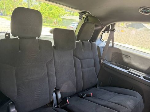 Used 2015 Dodge Grand Caravan SXT w/ Blacktop Package FWD image 28